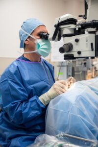 Dr. Alex Dastgheib eye surgeon5